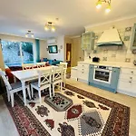 Evalacati - Villa Harnup- Tamamen Muestakil Villa