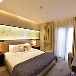 Waxwing Hotel
