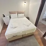 Constatntinos Suites Hotel