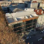 Business Life Hotel Guenesli
