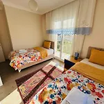 Evalacati - Villa Harnup- Tamamen Muestakil Villa