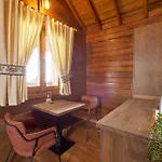 Flora Handuezue Resort & Wellness Bungalow Hotel