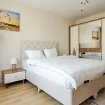 Deluxe King Suite Mai35