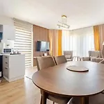 Deluxe King Suite Mai35