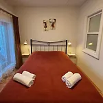 Idor Guest House