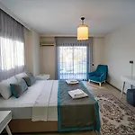Merkezde Muhtesem Havuzlu Villa