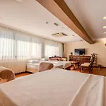Peak Star Hotel