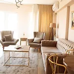 Deluxe King Suite As3