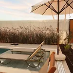 Ashta Suites / Color Block