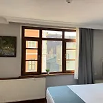 Perahomes Wooden Flat