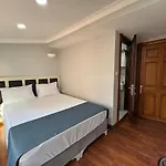 Perahomes City View Wooden Flat