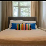3-Bedroom Central Apartment With 2 Bathrooms