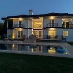 Luxury, Furnished Villa