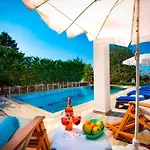 Unique C - 4 Bedroom Private Villa In Quiet Area Of Ovacik