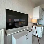 Romantic Getaway Studio Suite Sea View At Kartal