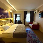 Lucid Hotel