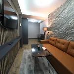 Nomad Hub Istanbul Suit