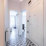 Bright Charming 2Bd15Bath Galatatower Home! #257