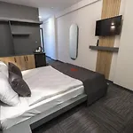 Dewy Hotel