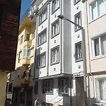 Appartement Au Sous Sol No 1