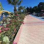 Super Luks, Denize 100 Metre, Ruya Evi 1
