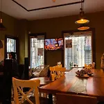 Gaia Art Hostel Hotel