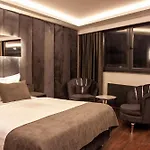 216 Silver Suite