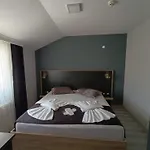 The Queens Suite Hotel