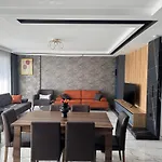 Isitmali Havuzlu Lueks Villa