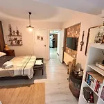 Izmir Home & Garden