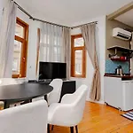 Exclusive House With 2 Apartments Including 4 Bedrooms And 4 Bathrooms In Total