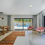 Arici Evi Delux Luxury Villa With Indoor And Outdoor Pool