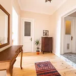 Elegant, Spacious, Quiet 3Br Near Historic Center