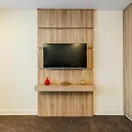 Roys Hotel & Suites