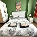 Yellowhouse Room 5