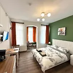 Yellowhouse Room 4