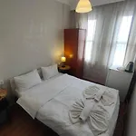 Antique Hotel And Apartments