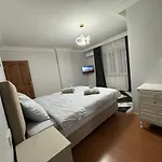 Luxurious Apartment In Sisli Area, Three Rooms And A Living Room