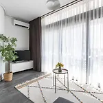 Airy Studio W Stunning Views Private Patio #362
