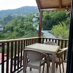 Highland Views & Cozy Comfort Bungalow Escape