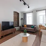 Tastefully Designed 2Br With A Lush Backyard
