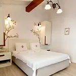 Sigacik Gardenya Buti̇K Otel