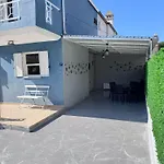 Merkezde Denize 5 Dakika Villa