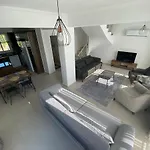 Airport Villa With Private Pool 2