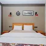 Cosy Apartment With Lofty Ceilings