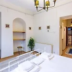 1Br Central Flat 5 Min Walk To Istiklal In Beyoglu
