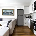 Hearth Of Downtowm, Luxury 3 New Apartments