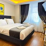 Hotel Next2