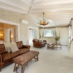Sabrinas Haus - Adult Only +14