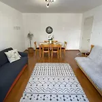 Comfy Flat 2 No Air Condition But Has Ceiling Fans And Central Heating